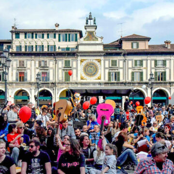 Brescia: 1000 Chitarre in Piazza