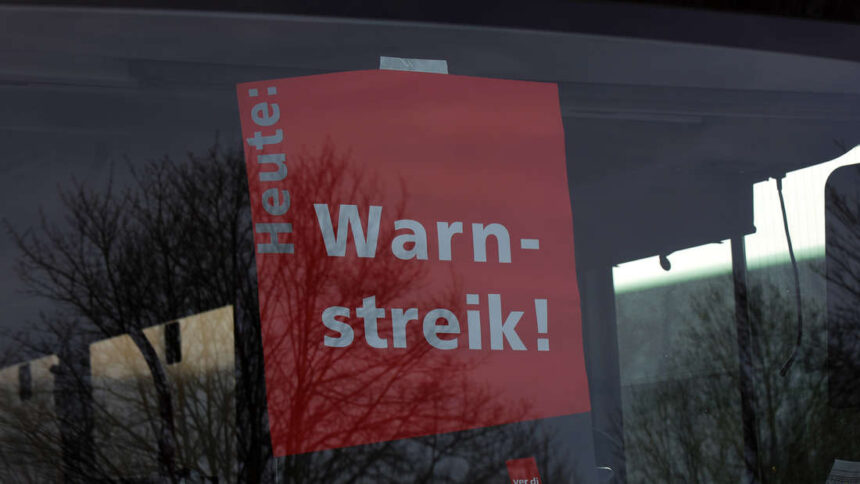 Keine Busse, keine Bahnen: Verdi gibt weitere Streik-Städte in NRW bekannt