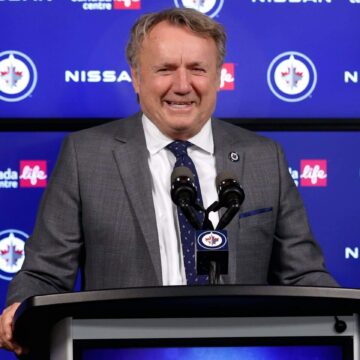 Winnipeg Jets head coach Rick Bowness announces retirement