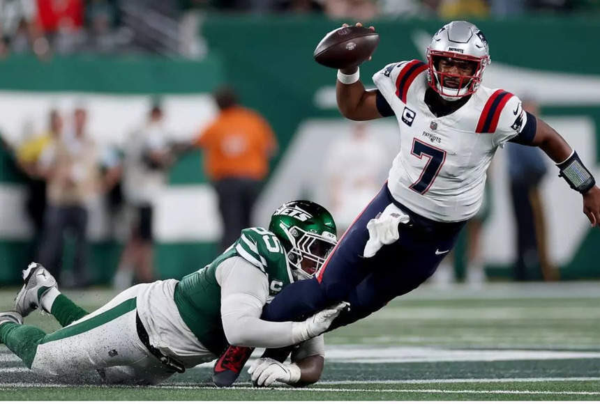 The New England Patriots Are Facing A Quarterback Dilemma Following Jacoby Brissett’s Struggles