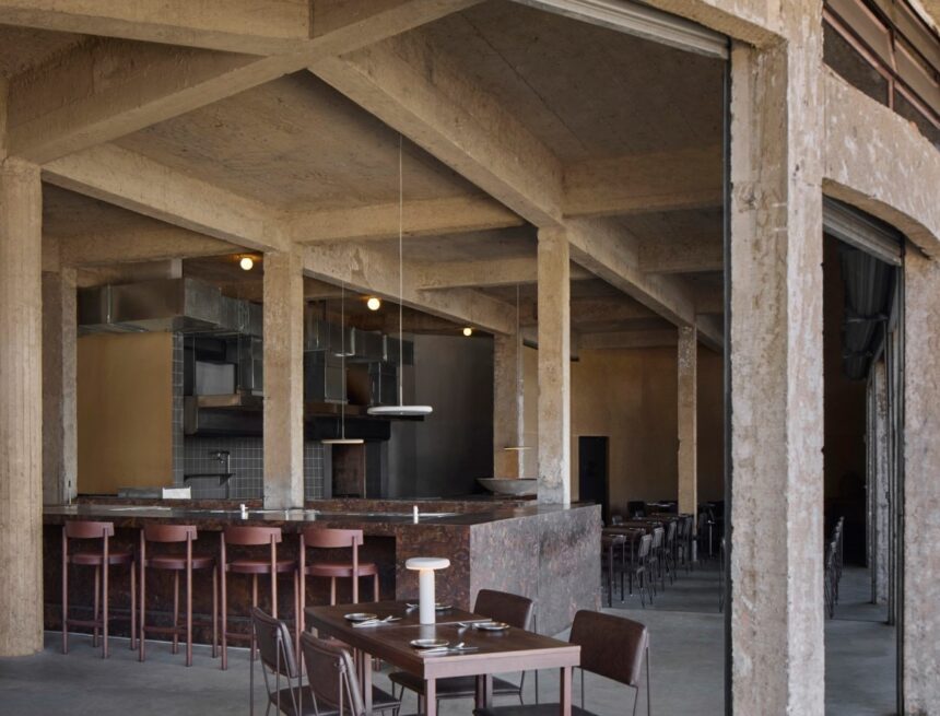 The unmistakable Brutalism of a bar in São Paulo