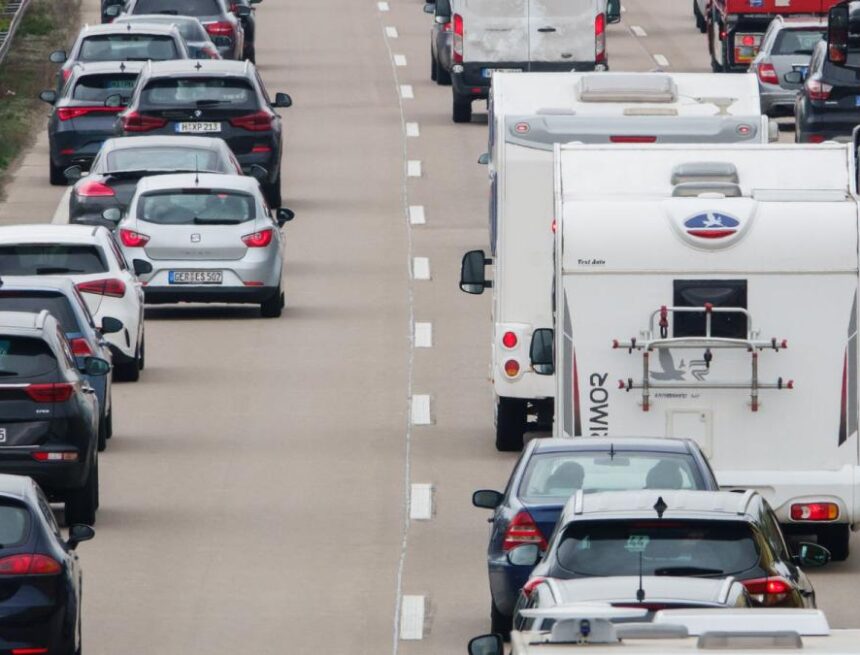 ADAC rechnet mit vollen Fernstraßen zum Herbstferien-Start