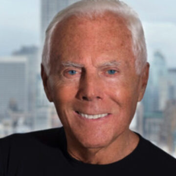 Giorgio Armani si racconta e commuove: “Non conosco più il sonno sereno di un tempo. Ora di notte sogno e nel sogno costruisco il mio futuro”. Dal grande amore per Sergio Galeotti al futuro dell’azien Giorgio Armani si racconta e commuove: “Non conosco più il sonno sereno di un tempo. Ora di notte sogno e nel sogno costruisco il mio futuro”. Dal grande amore per Sergio Galeotti al futuro dell’azien