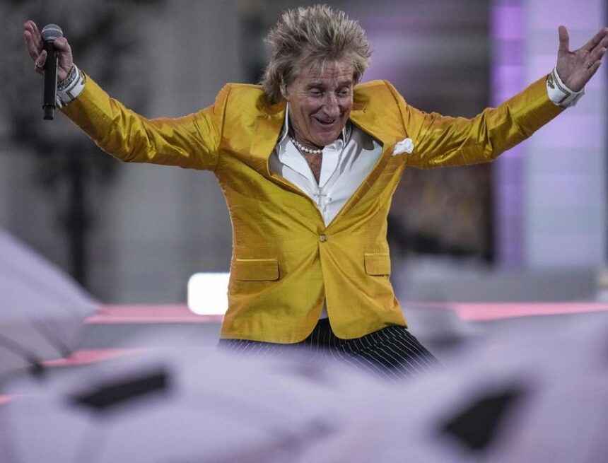 Rock star Rod Stewart to play Glastonbury Festival next year