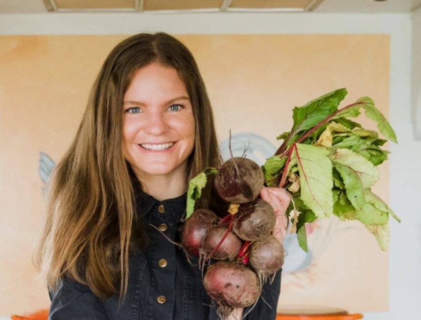 Heatwave food swaps: Top nutritionist reveals alternatives to sugar-laden ice creams, lollies and fizzy drinks that will keep you cool and save HUNDREDS of calories