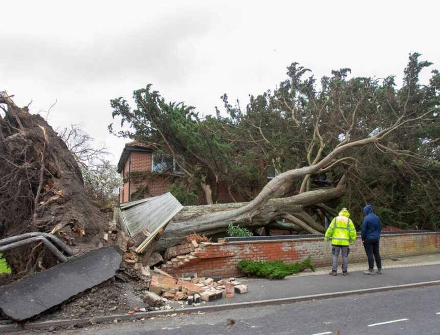 Sturm “Darragh” legt Verkehr auf Britischen Inseln lahm