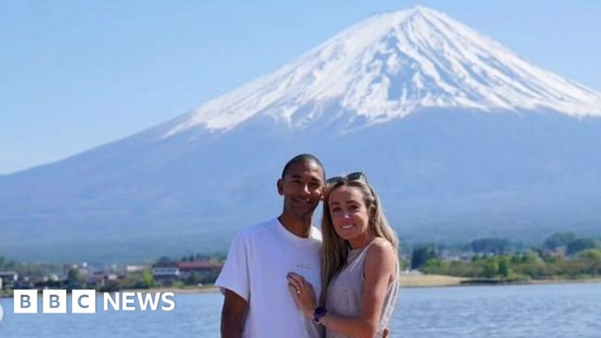 Eilish McColgan accepts Mount Fuji marriage proposal