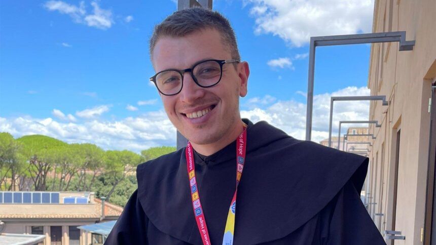 “Incendiare il mondo di amore”: la missione social di fra Andrea