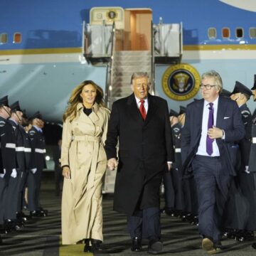Donald Trump débarque au Royaume-Uni pour une deuxième visite d’État historique