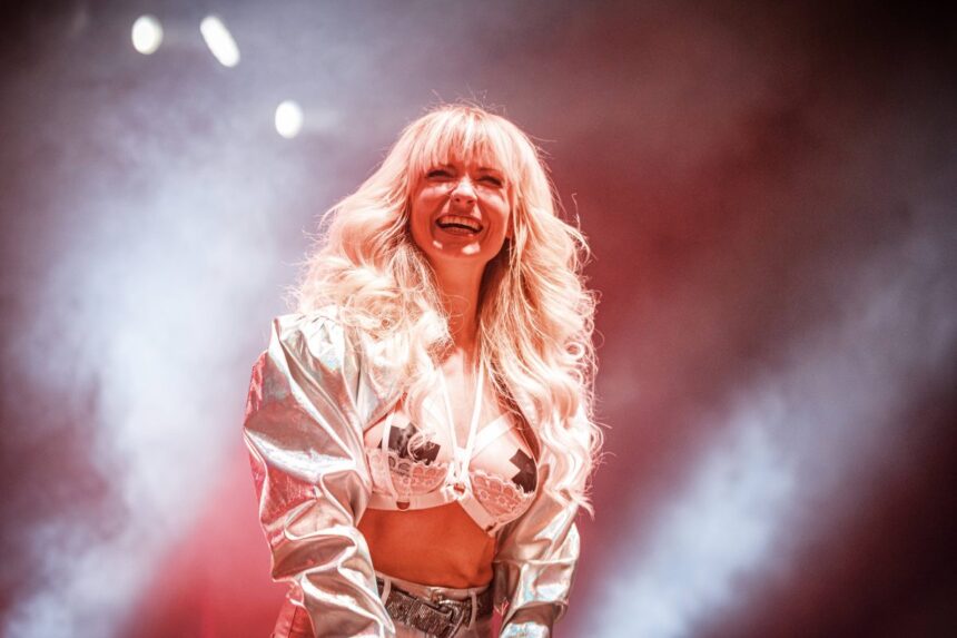 Mallorca-Sängerin Mia Julia verschiebt Tour