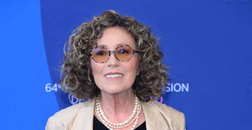 Mireille Dumas victime du même homme que Nagui et Arthur : ce jour où son émission Bas les masques a pris fin brutalement