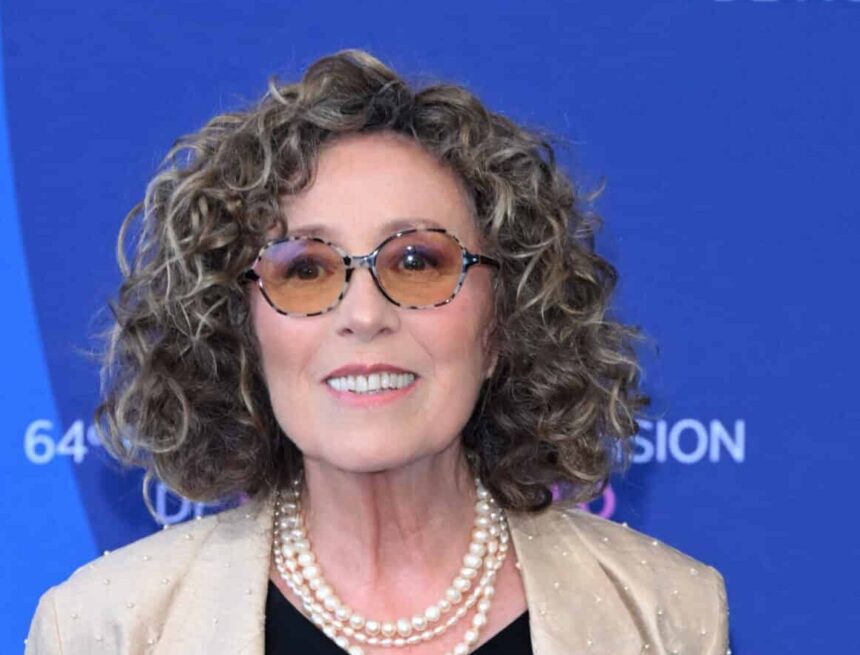 Mireille Dumas victime du même homme que Nagui et Arthur : ce jour où son émission Bas les masques a pris fin brutalement