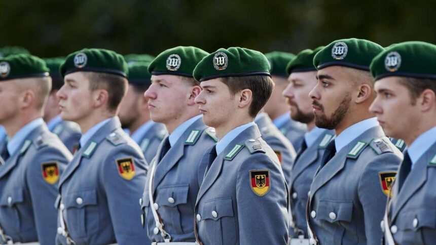 Bericht: Merz-Regierung will junge Deutsche notfalls per Losverfahren zu Wehrdienst verpflichten