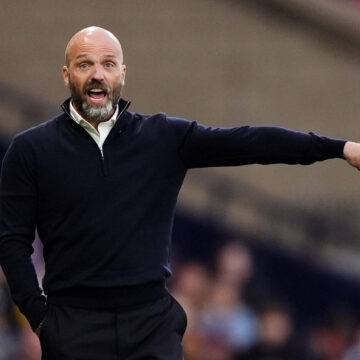 Arnar Gunnlaugsson : « J’aurais préféré jouer la France avec de la neige et un froid glacial » Arnar Gunnlaugsson : « J’aurais préféré jouer la France avec de la neige et un froid glacial »