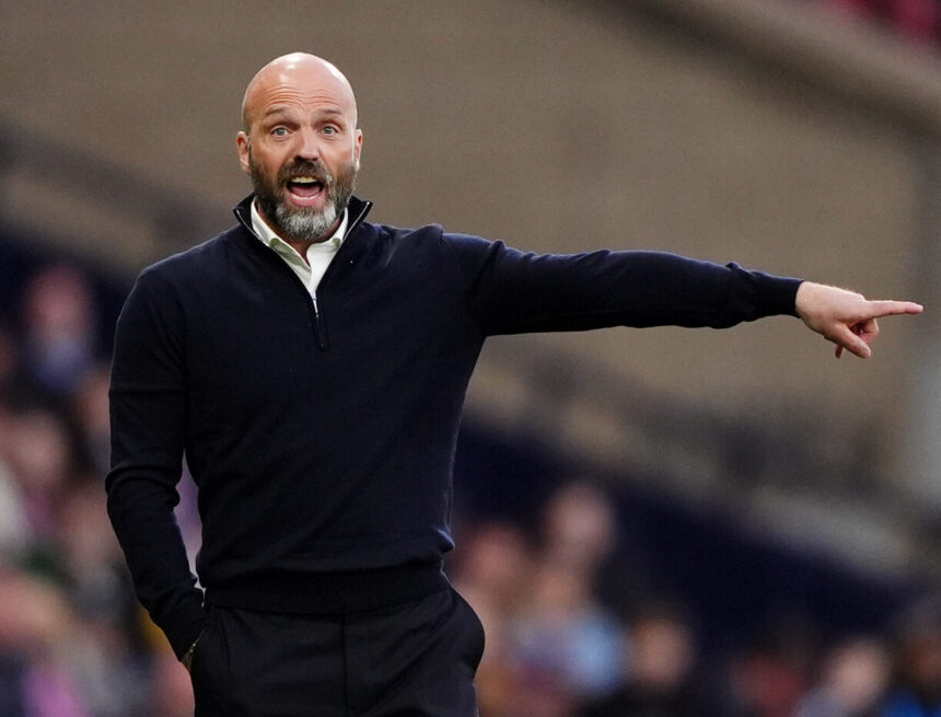 Arnar Gunnlaugsson : « J’aurais préféré jouer la France avec de la neige et un froid glacial » Arnar Gunnlaugsson : « J’aurais préféré jouer la France avec de la neige et un froid glacial »