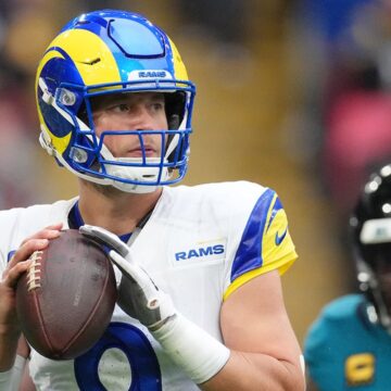 Matthew Stafford throws 5 TD passes as Rams crush Jaguars