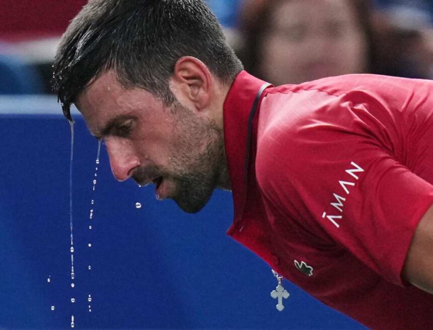 Djokovic si arrende, è ufficiale: colpo al cuore per i tifosi Djokovic si arrende, è ufficiale: colpo al cuore per i tifosi