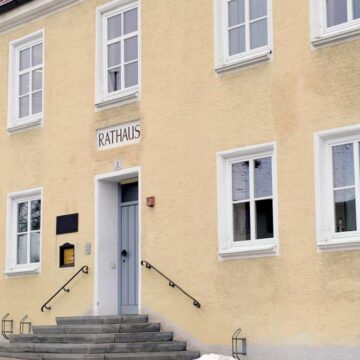 Reichlinger Rathaus: Mit Minikamera soll abgehört worden sein