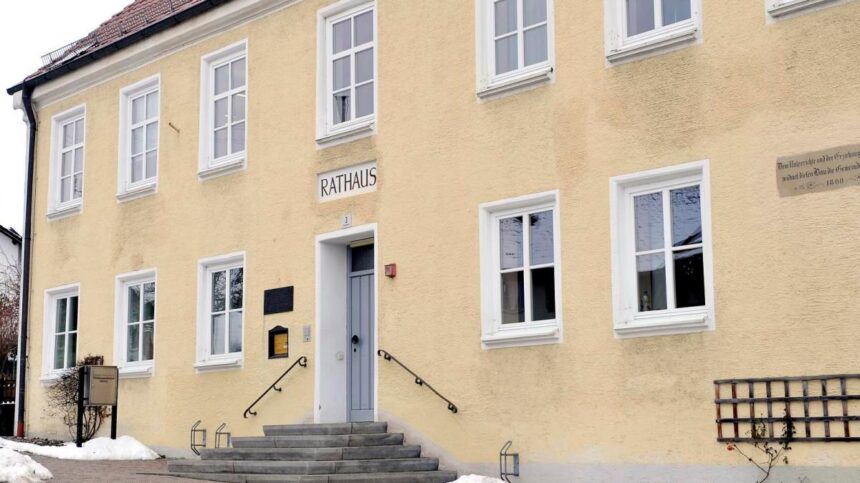 Reichlinger Rathaus: Mit Minikamera soll abgehört worden sein