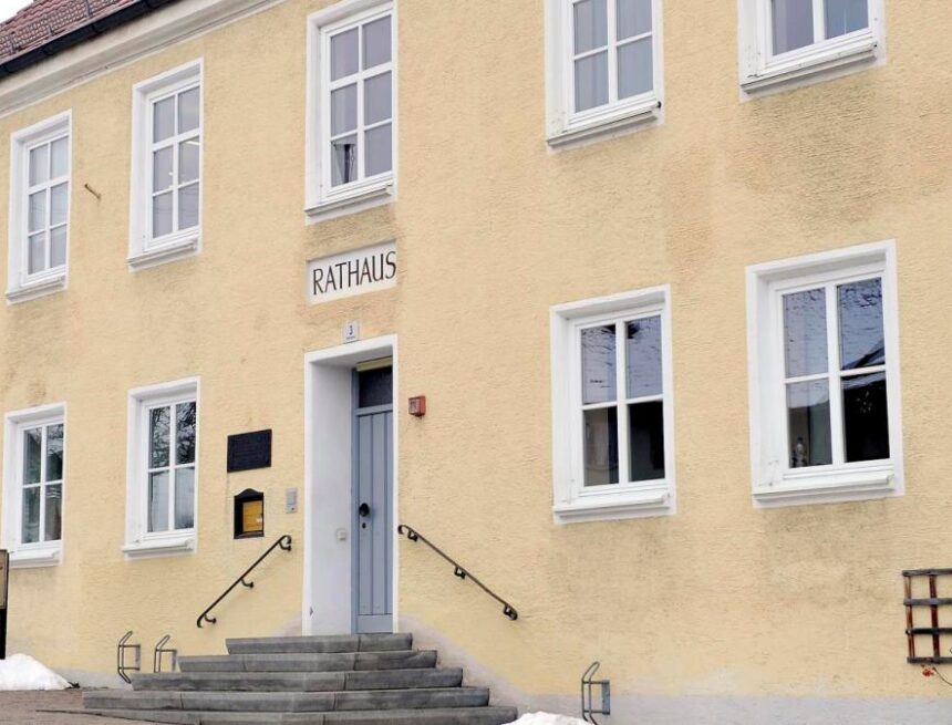 Reichlinger Rathaus: Mit Minikamera soll abgehört worden sein Reichlinger Rathaus: Mit Minikamera soll abgehört worden sein