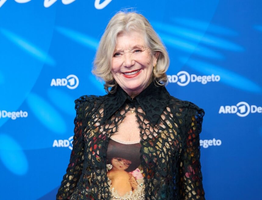 Jutta Speidel ist ihren Führerschein los Jutta Speidel ist ihren Führerschein los