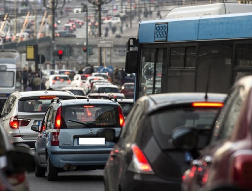 Auto, il 2026 si apre con una stangata: dall’assicurazione al diesel, tutti gli aumenti a partire da gennaio Auto, il 2026 si apre con una stangata: dall’assicurazione al diesel, tutti gli aumenti a partire da gennaio