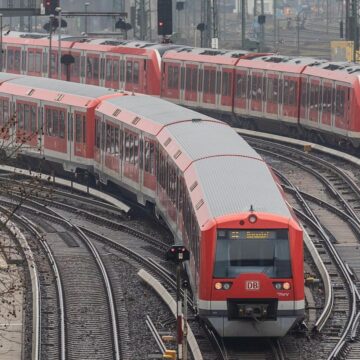 Bus statt S-Bahn in Hamburg-Altona: Deutsche Bahn rechnet mit Verspätungen ab 10. Januar