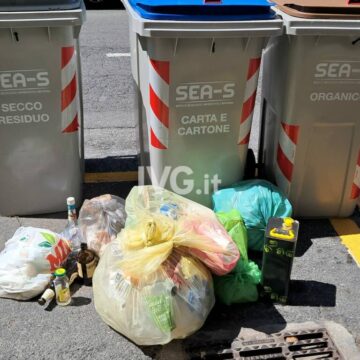Abbandono di rifiuti a Savona: in servizio 10 ecoausiliari, telecamere mobili e controlli mirati di Sea-s e polizia locale