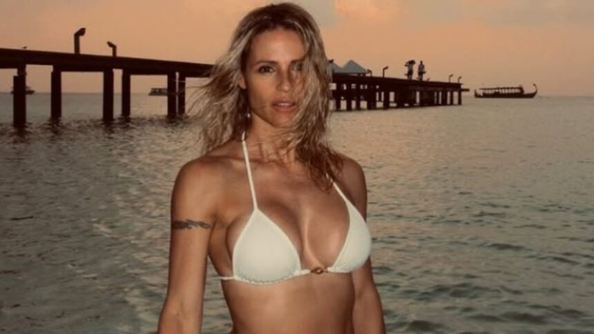 Wow-Auftritt bei Sonnenuntergang: Michelle Hunziker ist im “90er-Jahre-Feeling”