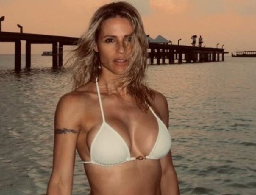 Wow-Auftritt bei Sonnenuntergang: Michelle Hunziker ist im “90er-Jahre-Feeling” Wow-Auftritt bei Sonnenuntergang: Michelle Hunziker ist im “90er-Jahre-Feeling”