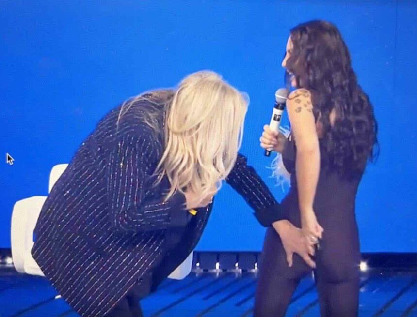 Elettra Lamborghini svela: «Il festino bilaterale a Montecarlo era l’addio al celibato di Charles Leclerc»