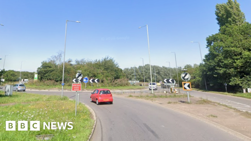 Crash on A140 blocks road at Stuston in both directions