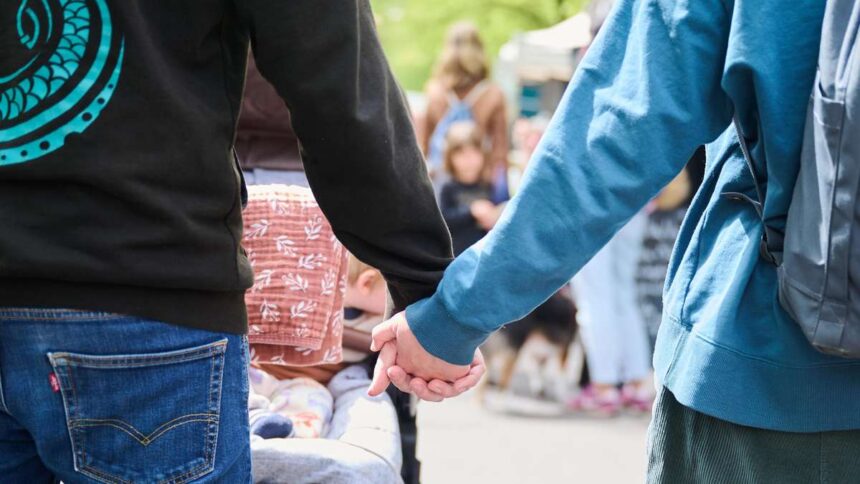 „Gelebte Frauenpolitik“: Merz-Ministerin verteidigt neue Mehrbelastung für Familien