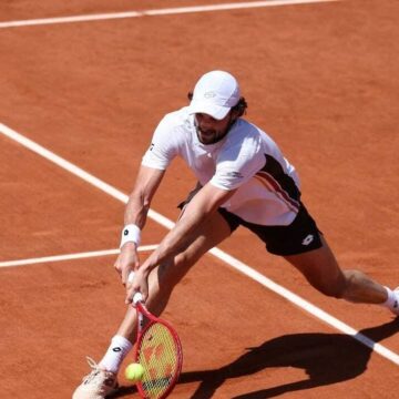 Vacherot si ritira da Roland Garros, problema al piede