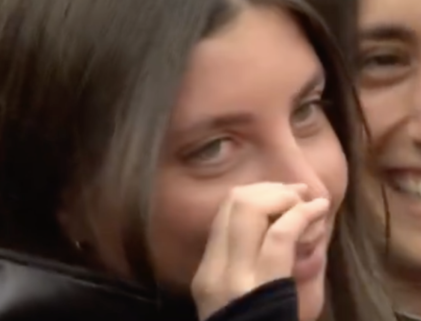 Munich, Vidéos > Cobolli sans pitié avec sa petite amie après sa défaite en finale : “Reste peut-être à la maison la prochaine fois” Munich, Vidéos > Cobolli sans pitié avec sa petite amie après sa défaite en finale : “Reste peut-être à la maison la prochaine fois”