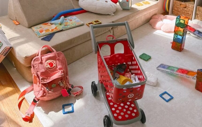 10 lavori di casa da far fare ai bambini e spacciarli per metodo Montessori