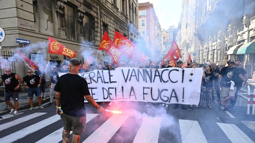 Vannacci a Genova, alta tensione per il presidio degli Antifascisti