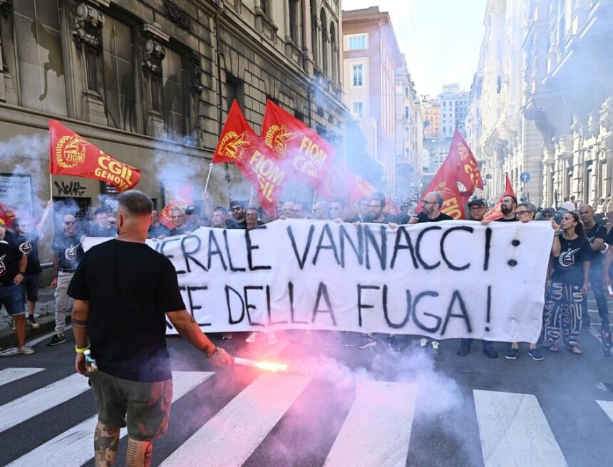 Vannacci a Genova, alta tensione per il presidio degli Antifascisti