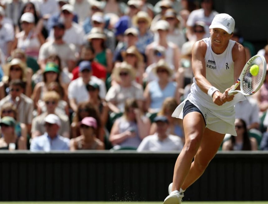 Superb Swiatek, Zverev cruise into Wimbledon last 32 Superb Swiatek, Zverev cruise into Wimbledon last 32