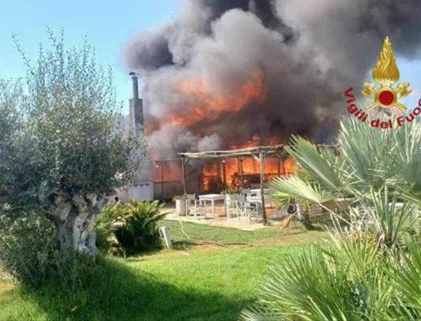 Maccarese, un incendio in cucina distrugge lo stabilimento La Rambla Maccarese, un incendio in cucina distrugge lo stabilimento La Rambla