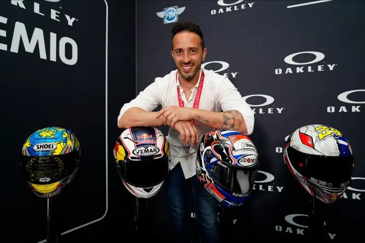 Pedro Acosta stupisce Dovizioso con una manovra estrema a Aragon