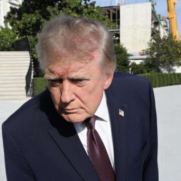 Trump kämpft gegen Midterms-Debakel und verspricht schon wieder Schecks