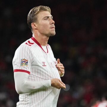 Nations League: Wales lose again as Netherlands go top of group