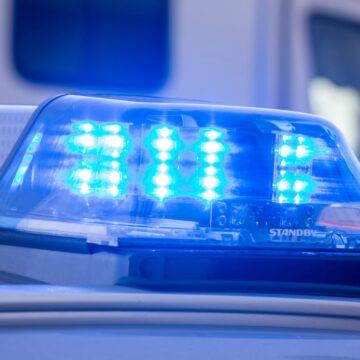 Person stirbt bei schwerem Verkehrsunfall