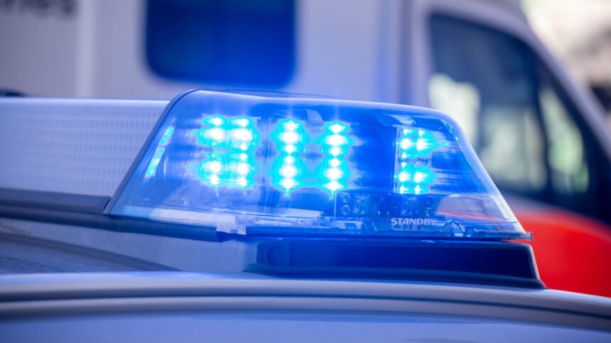 Person stirbt bei schwerem Verkehrsunfall